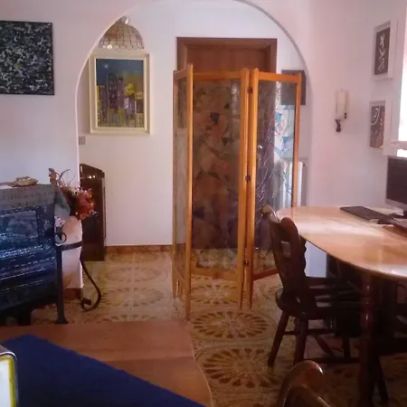 Corrias Bed & Breakfast 4*