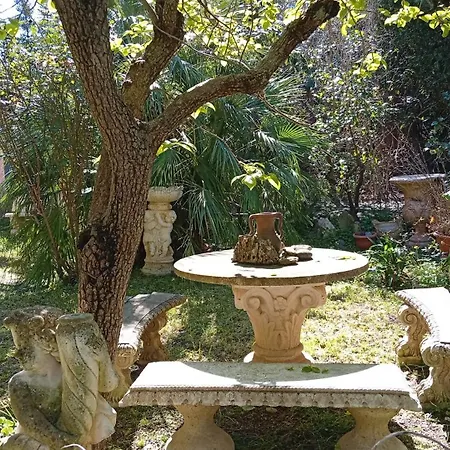 Corrias Bed & Breakfast 4*