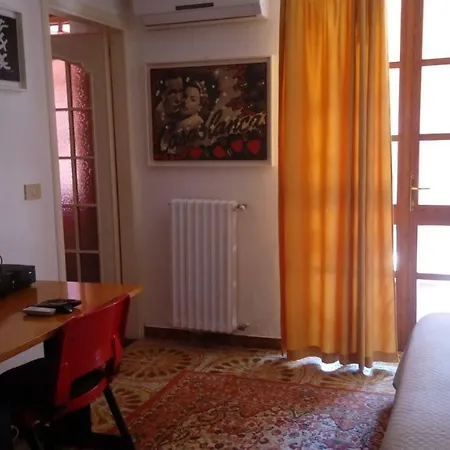 Corrias Nocleg ze śniadaniem